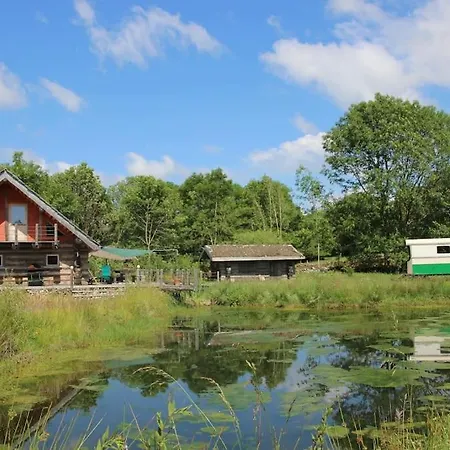Chalet Au Bord D'un Etang Prive, Massif Du Sancy Picherande