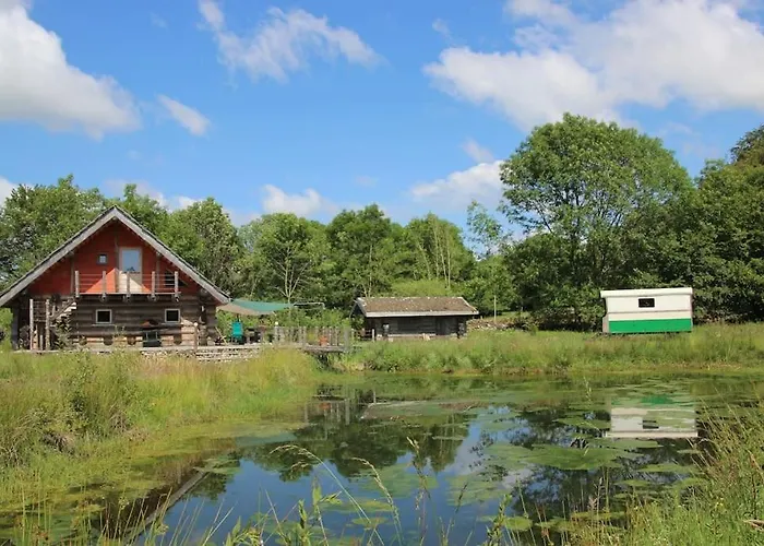 Chalet Au Bord D'un Etang Prive, Massif Du Sancy Picherande