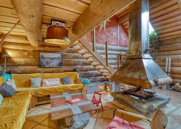 Au Bord D'un Etang Prive, Massif Du Sancy Chalet Picherande